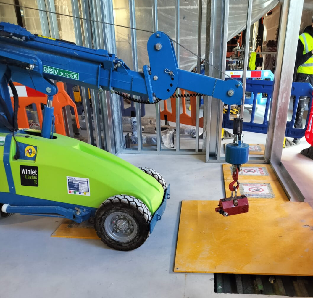 Lasius with hydraulic wire winch