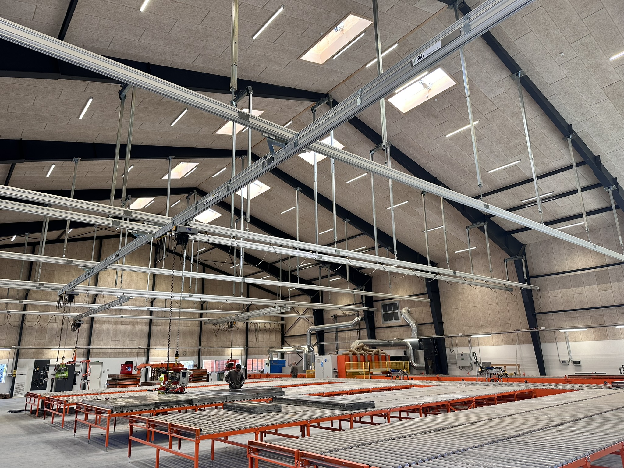 GMV skinnesystem med VacBeam vakuumløfter