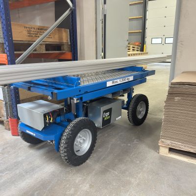 ErgoMover Lift & Go Wireless driving through doorway